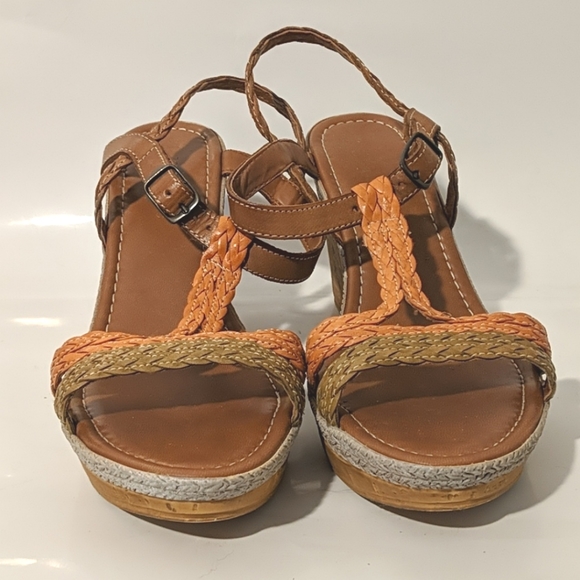 Kelly & Katie Wedges - Picture 2 of 5